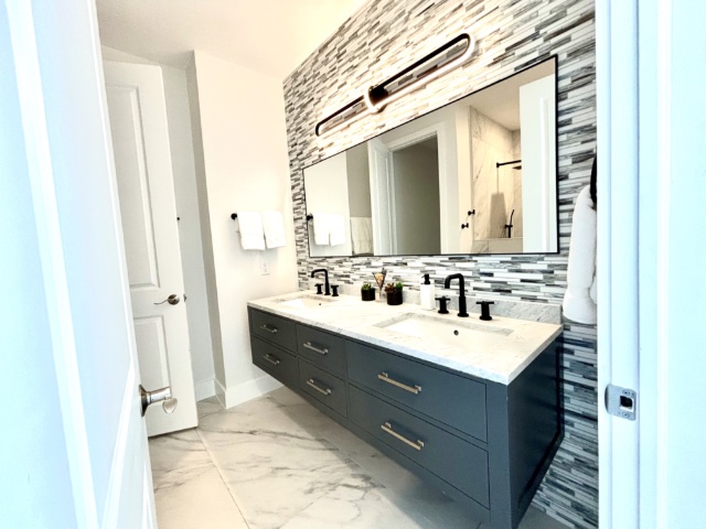 Master Bathroom 3